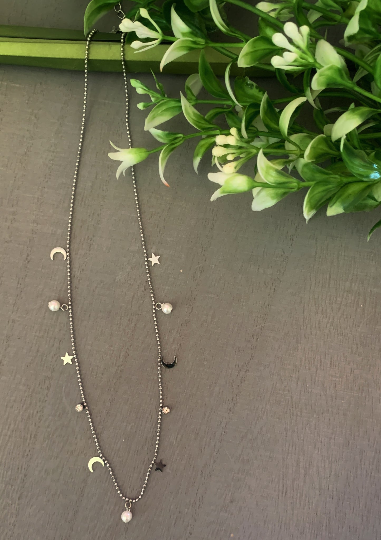 MOON PEARL NECKLACE