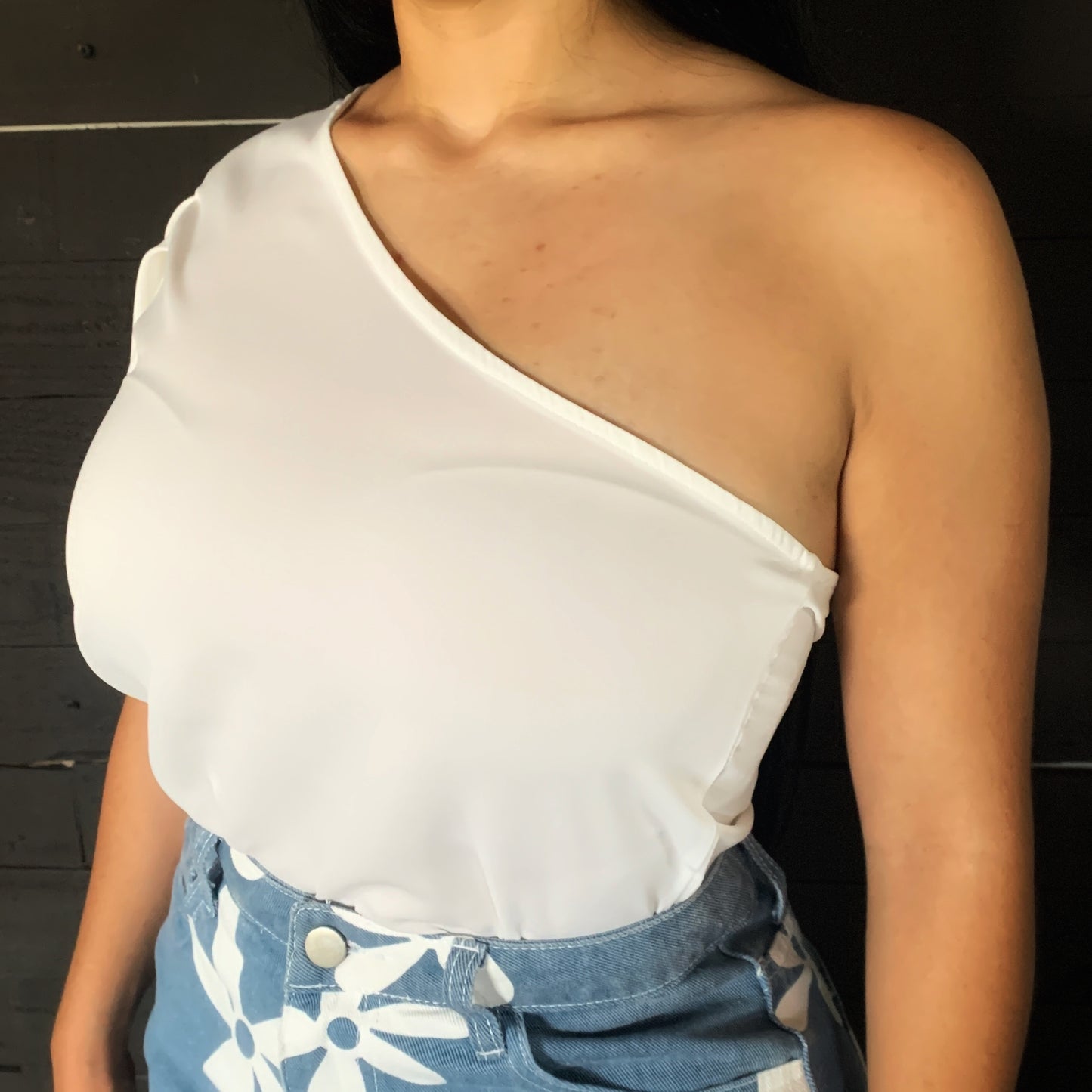 WHITE ONE SHOULDER TOP